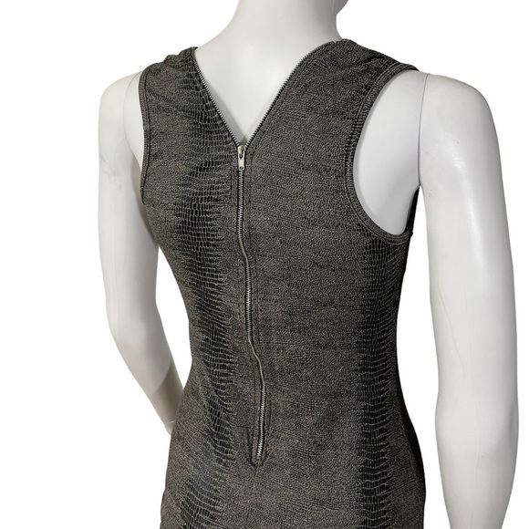 Animal Print Sleeveless Zipper back Grey Dress - Picture 7 of 7